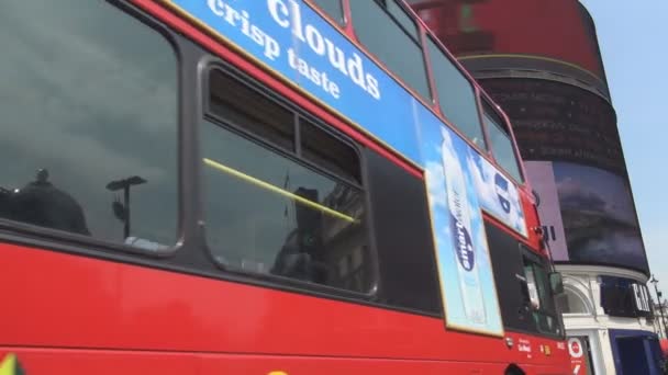 London Piccadilly Circus Square Double Decker Red Bus Advertising Panel — Stock Video