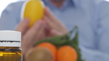 Doktor analiz taze meyveler vitamin hapları yerine tüketmek tavsiye