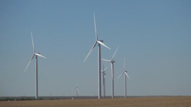 Rüzgar türbinleri elektrik jeneratörleri yeşil enerji çözümü ile enerji Park