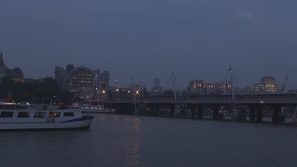 Vista Notte Con Ponte Nella Città Londra Sopra Fiume Tamigi — Video Stock
