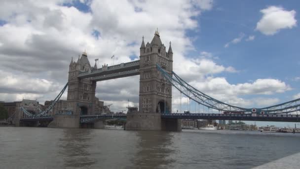 Londýn Tower Bridge Image Přes Temži City Centru Slunečný Den — Stock video