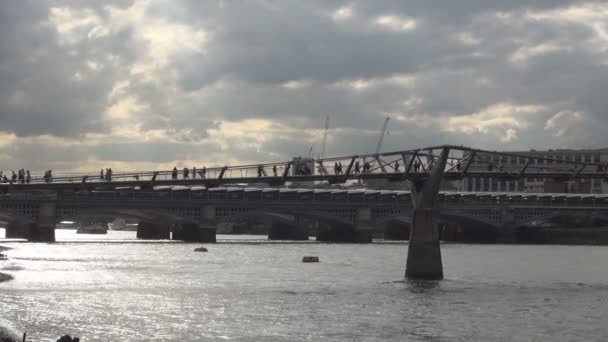 Millennium Bridge Londres Centre Ville Pont Pied Sur Tamise — Video