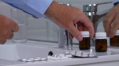 Dostum içinde banyo sayısı ve Select tıbbi ilaç uyuşturucu vitaminler ve antibiyotikler