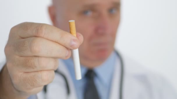 Лікар Анти Тютюнові Кампанії Показати Сигарети Зробити Немає Жести Рук — стокове відео