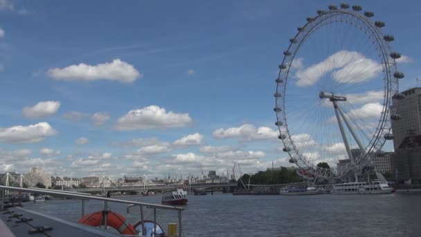 Downtown Avec London Eye Wheel Thames River Par Une Journée — Video