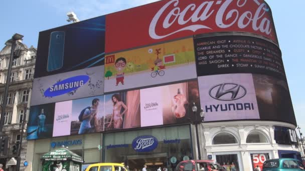 London City et Piccadilly Circus un célèbre point de repère du centre-ville — Video