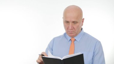 Okuma ve yazma gündemde işadamı görüntüsü