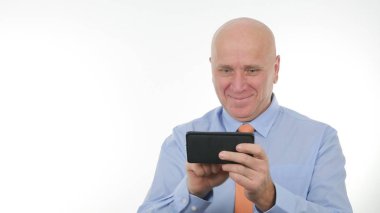 Mutlu Işadamı cep telefonu Iyi haberler ile mesaj okuyun