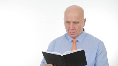 Güven Iş adamı ile resmi gündem okuma mali notlar Looking