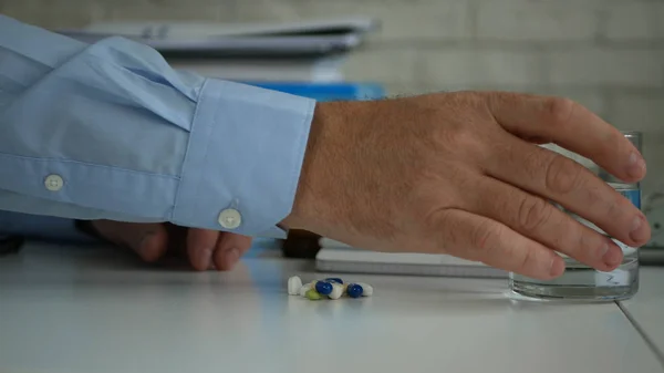 Businessman in Office Suffering a Big Headache Take Medical Pills — Stock Photo, Image