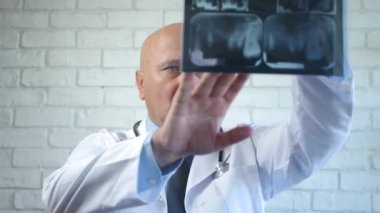 Diş Hekimliği Doktoru Endişeli Analiz Radyografi Tıbbi Klinik Cure Diş Sorunu