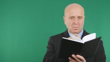 Siyah Bir Gündem Notlar Alarak Emin İşadamı Görüntü