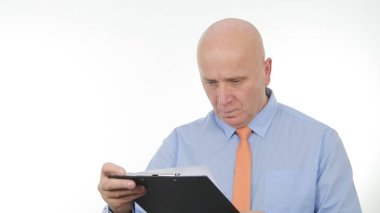 Emin İşadamı Resim Okuma ve Pano Kullanarak Not Alma