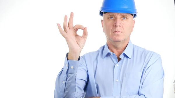 Vertrouwen Ingenieur Maken Goed Werk Teken Met Een Hand Gebaren — Stockfoto