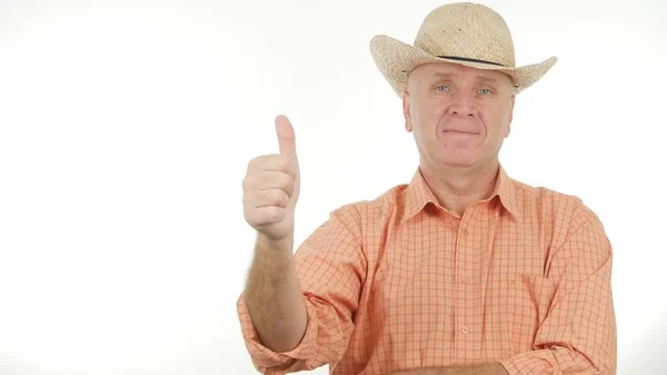 Çiftçi Gülümseyen ve Thumbs Up Sign Gösteren Görüntü