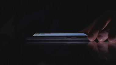 Görüntü: İşadamı Eli Cep Telefonu Uygulamaları