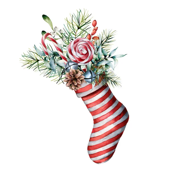 Sulu boya Noel çorap kış çiçek dekor ve şekerler. El boyalı tatil simgesi çam dalları, koni, okaliptüs yaprağı, çilek, tasarım için beyaz arka plan üzerinde izole ökse otu ile. — Stok fotoğraf