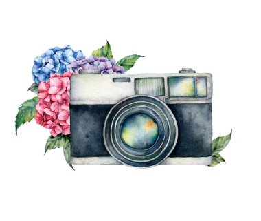 Kamera ve çiçek buketi ile suluboya kart kompozisyonu. Beyaz arka plan üzerinde izole anemon ve ranunculus çiçekleri ile el boyalı fotoğrafçı logosu. Tasarım, baskı veya arka plan için.
