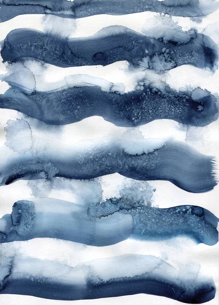 Akwarela abstrakcyjna klasyczna niebieska tekstura z ciemnofalowymi paskami. Ręcznie malowane morze lub ocean abstrakcyjne tekstury izolowane na białym tle. Ilustracja wodna do projektowania, drukowania lub tła. — Zdjęcie stockowe