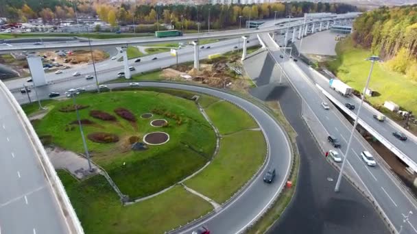 Drona Zboară Peste Intersecția Urbană Rutieră Autostrada Din Moscova Vedere — Videoclip de stoc