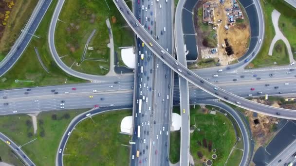 Drona Zboară Peste Intersecția Urbană Rutieră Autostrada Din Moscova Vedere — Videoclip de stoc