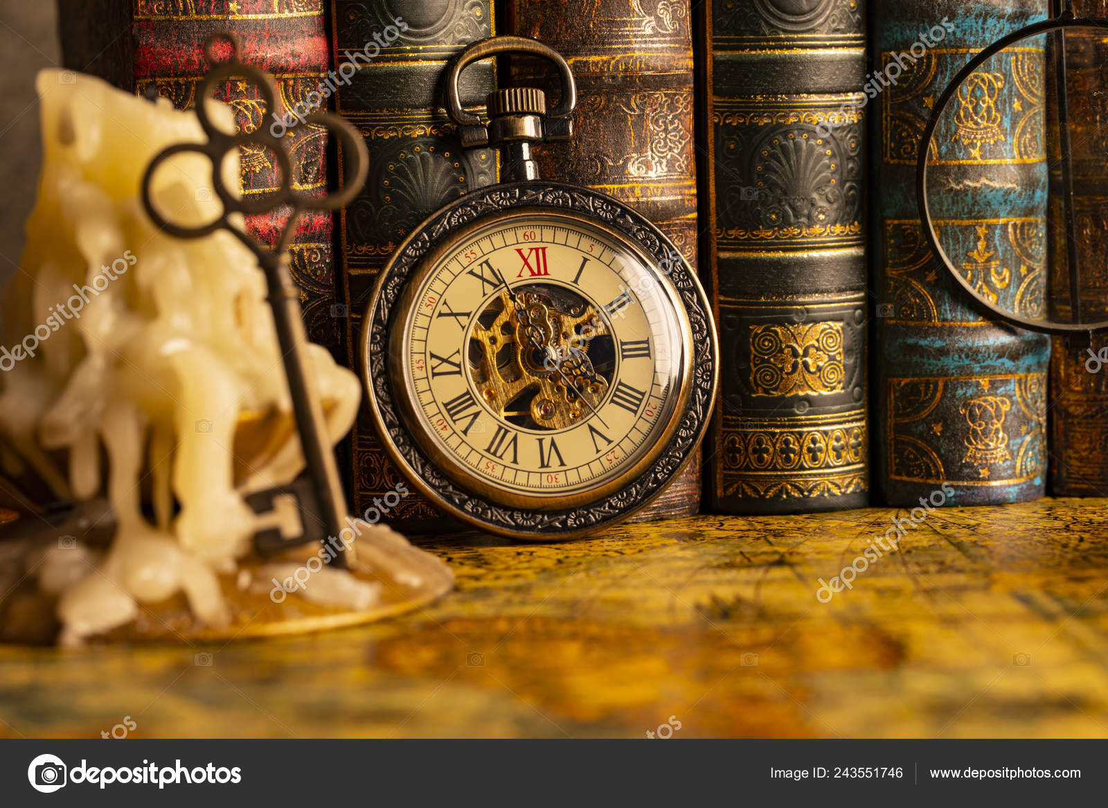 Antique Clock Background Vintage Books Mechanical Clockwork Chain — Stock  Photo © RUl8let #243551746, image size:1600x1167