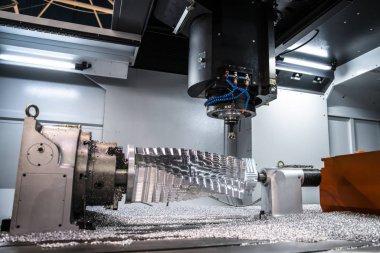 CNC freze tezgahı. İşleme ve Sanayi Bölgesi metal bir parça parça kesme. Endüstriyel makine aletleri Sergisi.