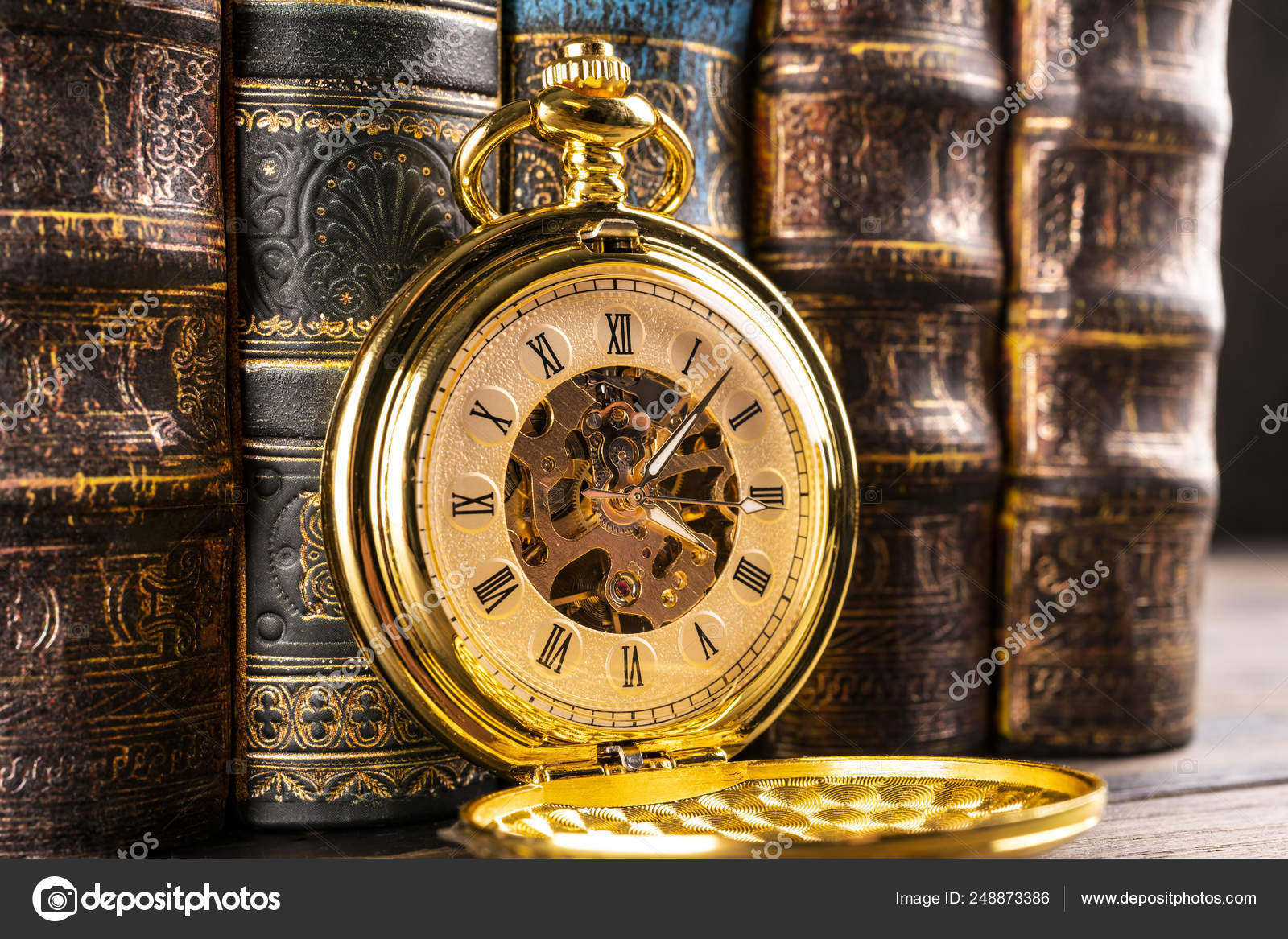 Vintage Street Clock Wallpaper | Not-Dot, image size:1600x1167