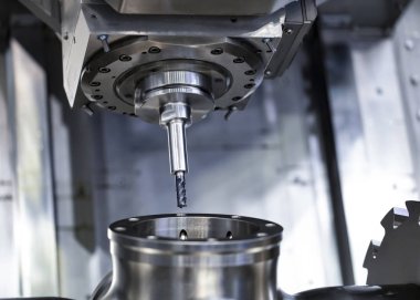CNC freze tezgahı. Bir piec gelen parçaların kesme ve işleme