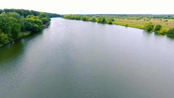 Survol Canal Eau Rivière Moscou Sur Drone Maisons Bâtiments Vue — Video