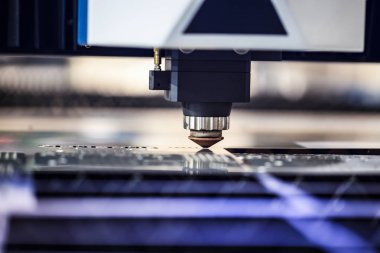 CNC freze tezgahı. İşleme ve lazer kesim t metal için