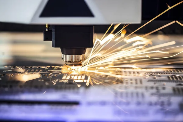 CNC freze tezgahı. İşleme ve lazer kesim t metal için