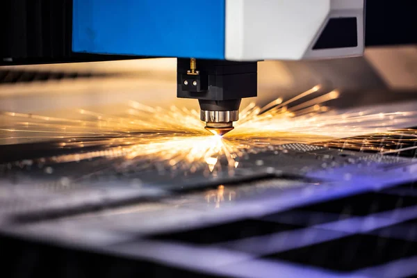 CNC freze tezgahı. İşleme ve lazer kesim t metal için