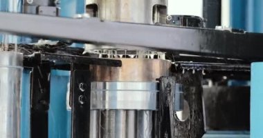 Metal alüminyum kalıbı yapıyorum. Metal ve Endüstriyel Makineler Sergisi.