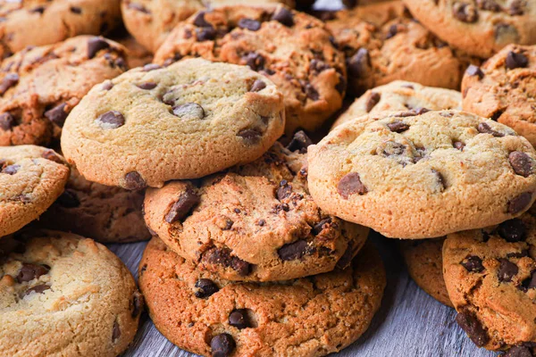 Çikolata ile kurabiye. Ev yapımı kurabiyeler. Bir dağ 