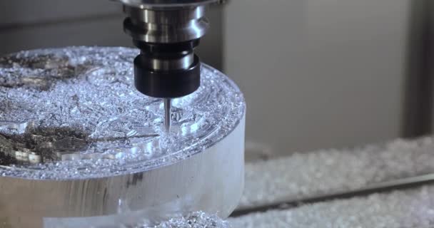 Máquina Moagem Cnc Processamento Corte Peças Pedaço Metal Área Industrial — Vídeo de Stock