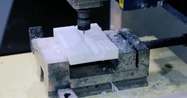 Fraiseuse Cnc Traitement Découpe Pièces Morceau Métal Dans Zone Industrielle — Video