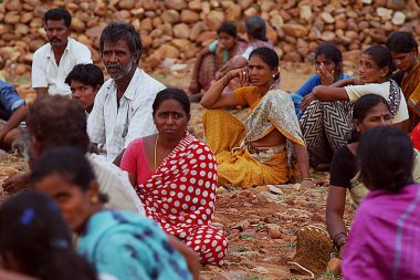 Hint çiftçi insanlar oturan dışarıda üzerinde Paddy alan, Doğa arka plan