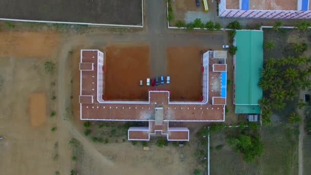 Luchtfoto Van Bouw Van Buitenkant Van Campus Van Universiteit — Stockvideo