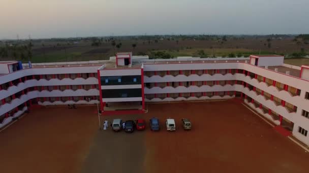 Vue Aérienne Lente Hausse Devant Campus Universitaire — Video