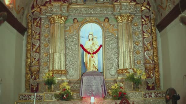 Estátua Virgem Maria Interior Igreja — Vídeo de Stock