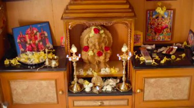 ev iç pooja oda dekorasyon tasarımları, kandil pooja Oda,