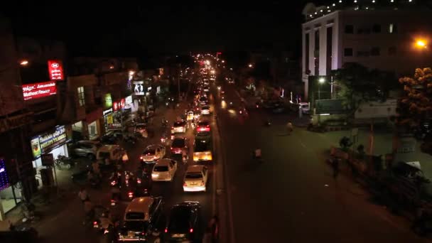 Drukke Stadsverkeer Nachts Chennai India Nacht Stadsleven — Stockvideo