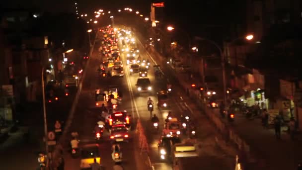 Φώτα Της Πόλης Και Αυτοκίνητα Οδήγηση Στην Κυκλοφορία Φόντο — Αρχείο Βίντεο