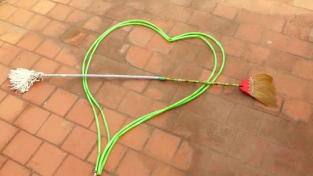 Heart Shaped Create Water Hose — Stock Video