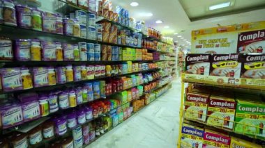 Chennai, Hindistan-05 Nisan 2019: sağlık Içecekler süpermarket Satılık ekran paketi. Şehir süpermarkette iç çekim