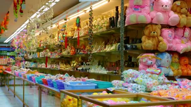 Stuffed toys in gift store — Stock Video