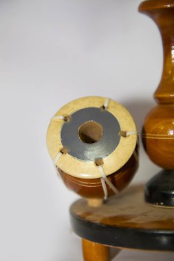 Davulların el sanatları modelini kapat