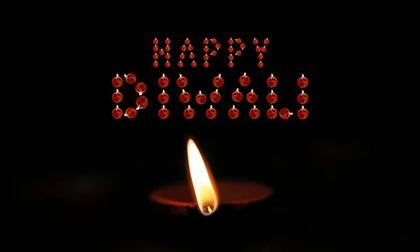 Happy Diwali wenskaart, olielamp belettering type samenstelling van Happy Diwali. — Stockfoto