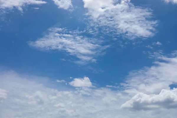 Der Himmel Ist Blau Mit Wolken Schön Von Natur Aus — Stockfoto